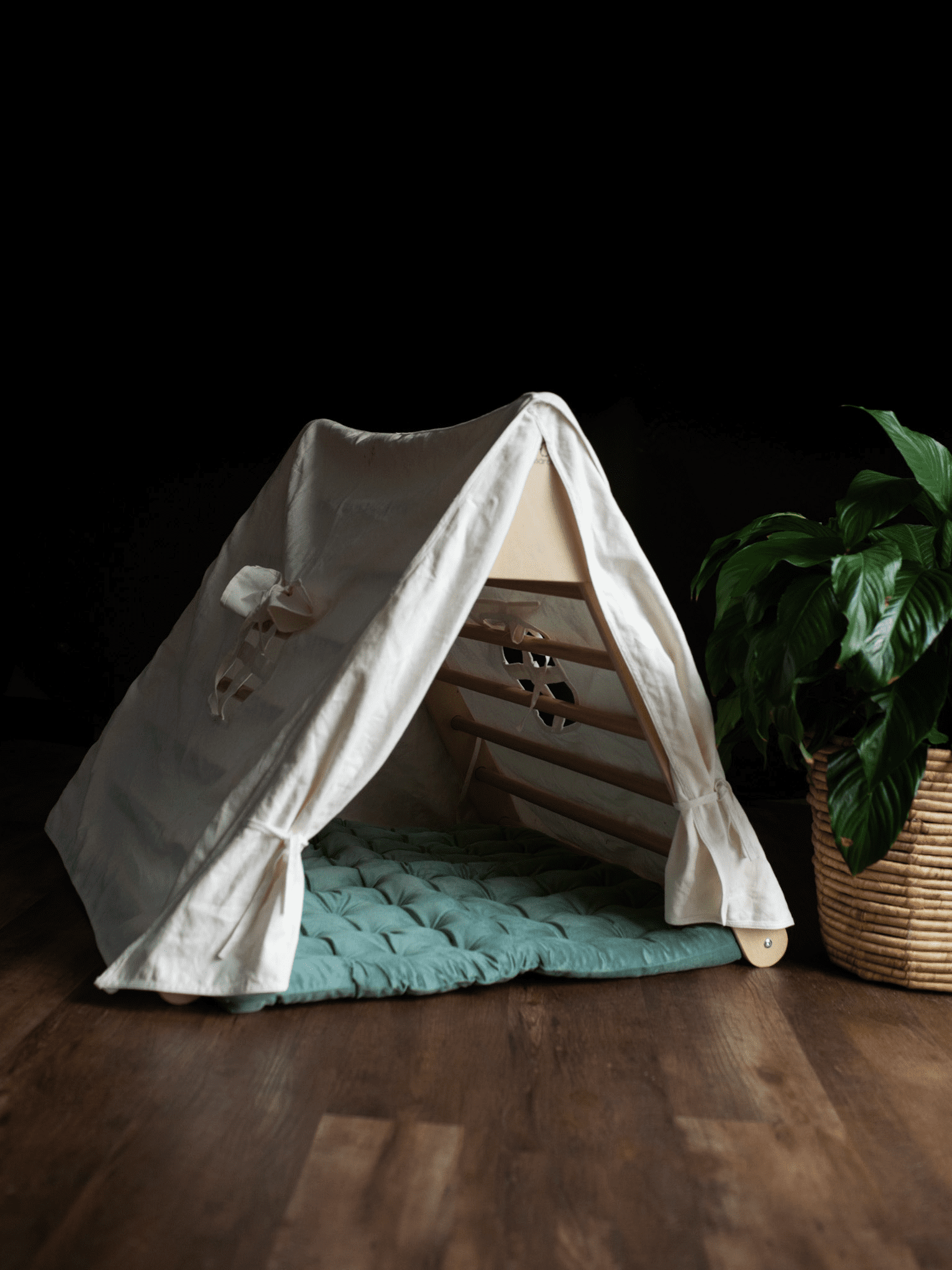 Large Foldable Climbing Triangle with Tent &amp; Pillow
