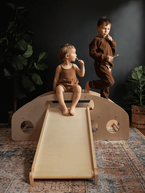 Reversible Play Table with Ramp
